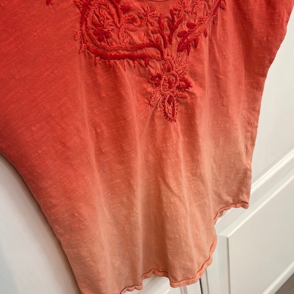 Lucky Brand Women's Embroidered Ombre Top. Size M. - Picture 4 of 7